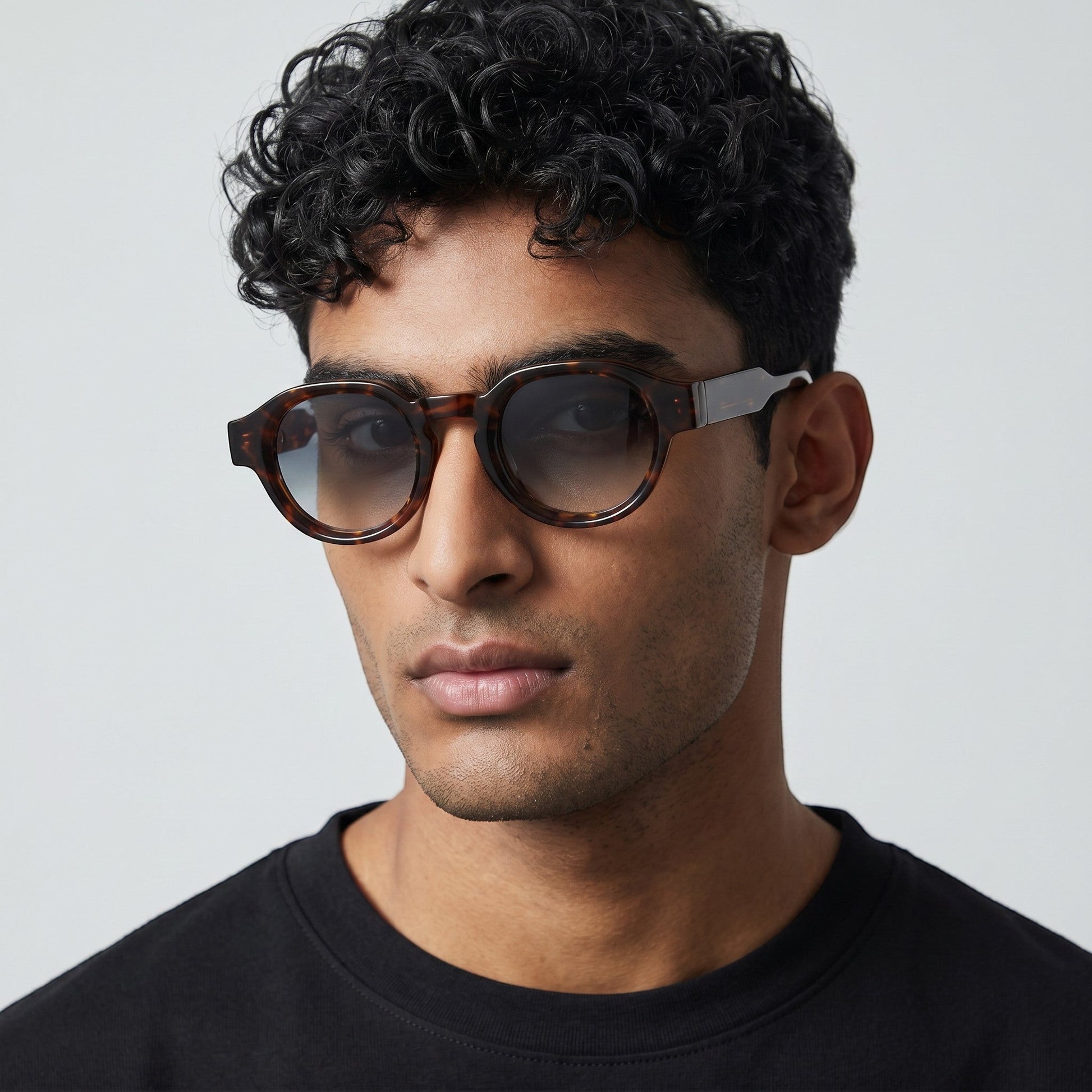 Nadaraty eyewear Horus Pro - H 178 sunglasses with bold tortoiseshell acetate frames and gradient grey lenses.