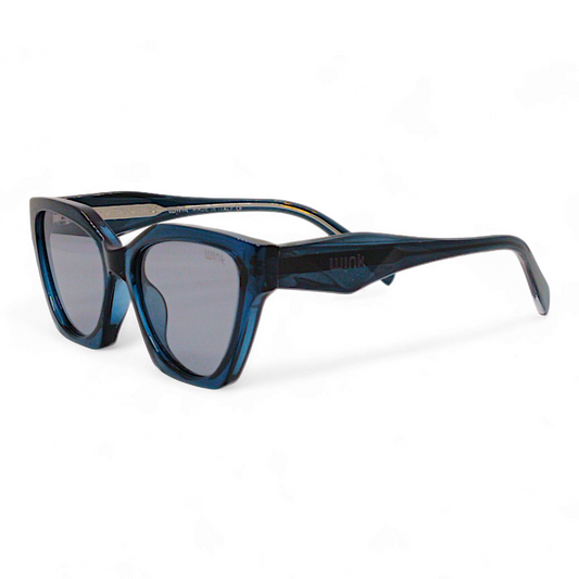 a Wink 138 blue