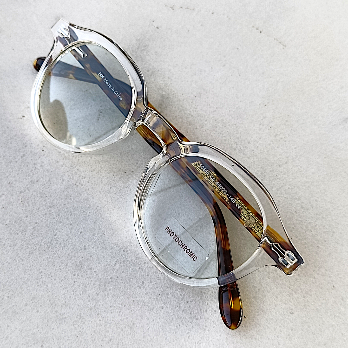 A 114 photocromic clear